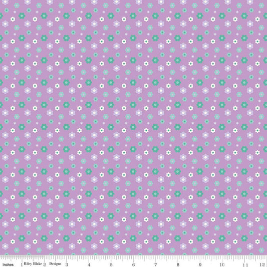 Floral - Purple: Patchwork Floral Purple fabric with petaled flowers and butterflies on purple background
