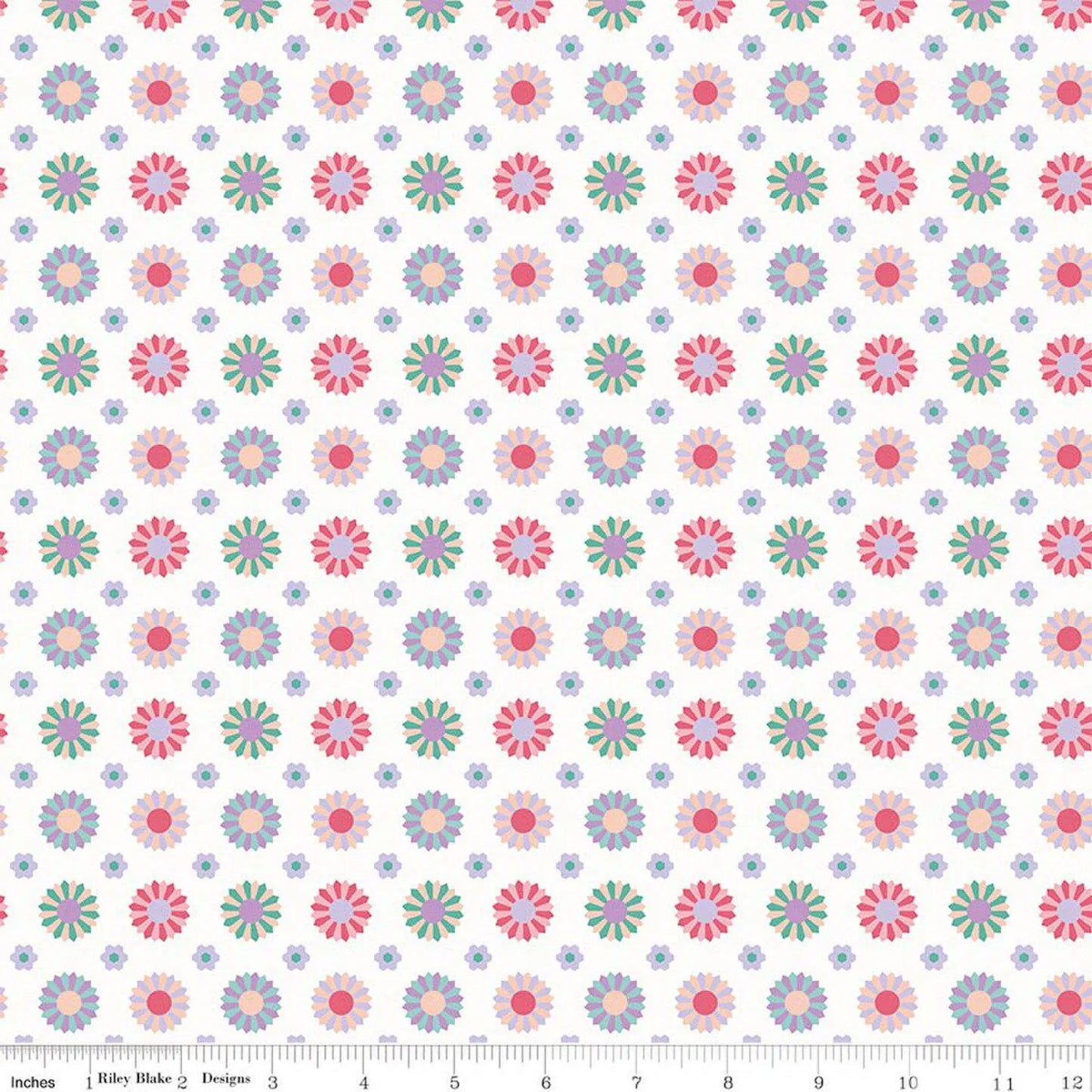 Dresden - Cream: Patchwork Dresden Cream fabric featuring Dresden plate quilt motif on cream background